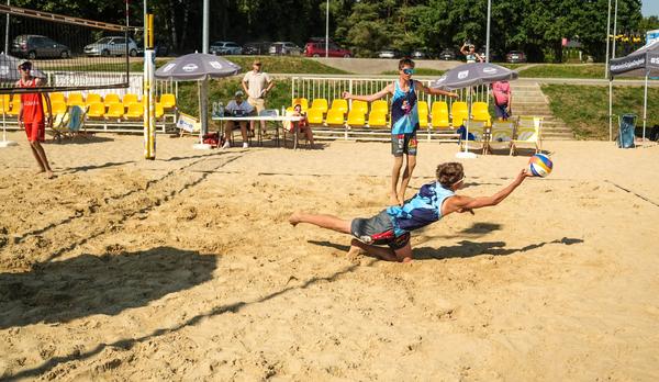 Młode wilki na skierniewickim piasku! Półfinały Mistrzostw Polski w Siatkówce Plażowej (Młodzik)